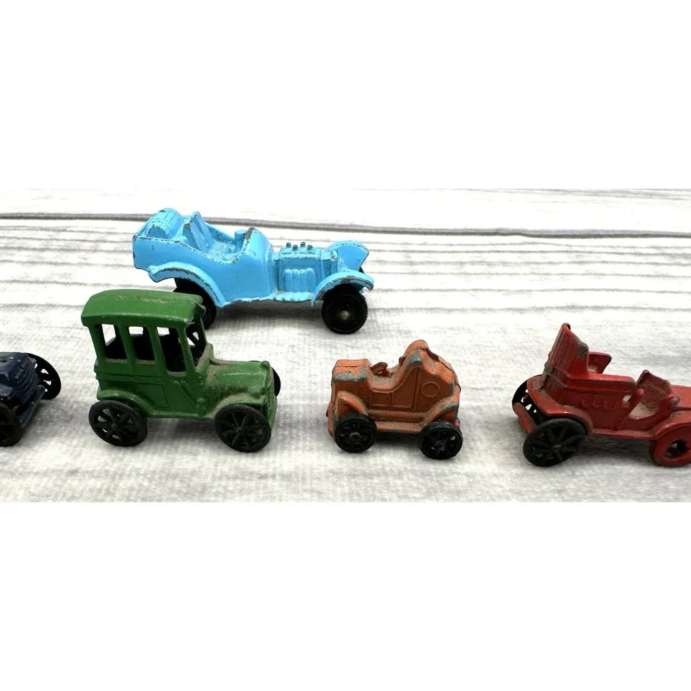 LOT‎ OF VINTAGE DIE CAST MINIATURE CARS   *9